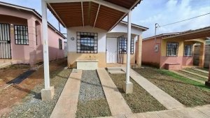 CHORRERA / LOS GAYACANES CASA EN VENTA