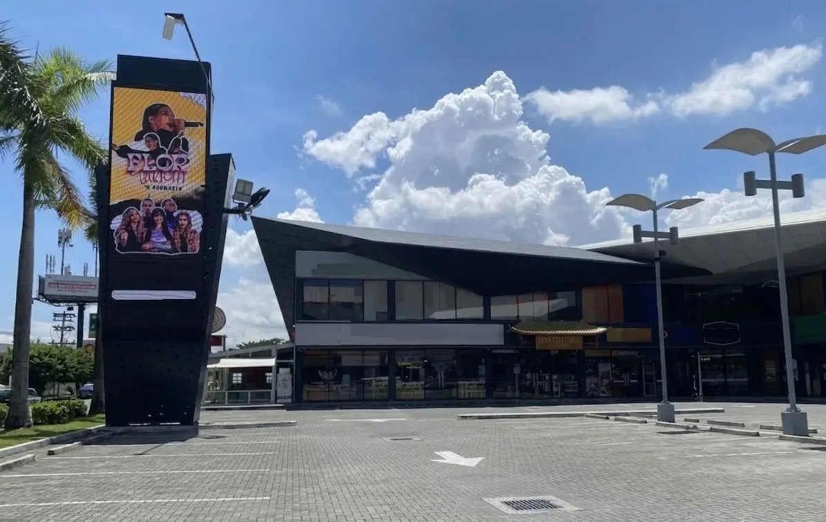 OPORTUNIDAD DE INVERSIÓ/PLAZA COMERCIAL EN VENTA