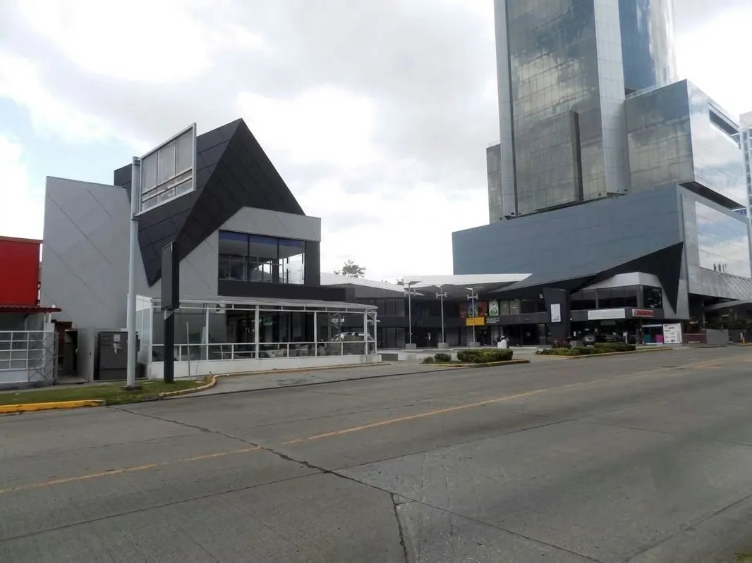 OPORTUNIDAD DE INVERSIÓ/PLAZA COMERCIAL EN VENTA