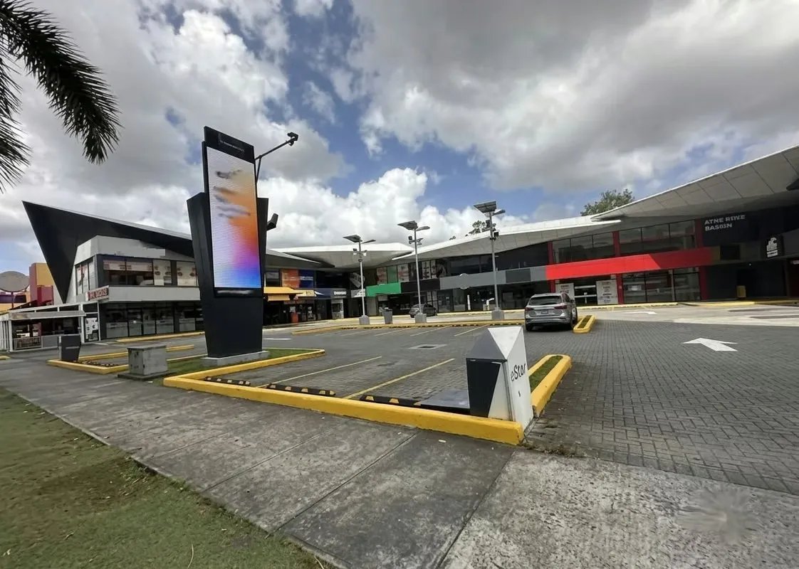 OPORTUNIDAD DE INVERSIÓ/PLAZA COMERCIAL EN VENTA