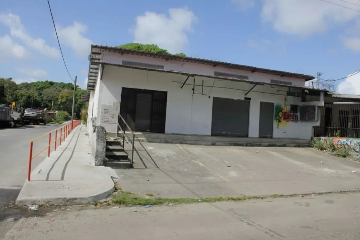 CIUDAD BOLIVAR LOCAL COMERCIAL EN VENTA
