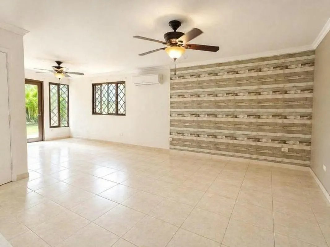 Casa à Venda em Albrook
