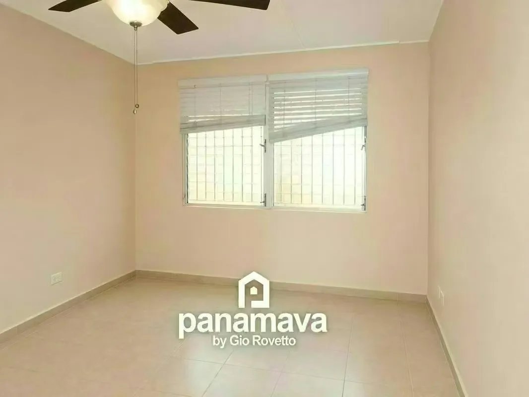 Casa à Venda em Betania