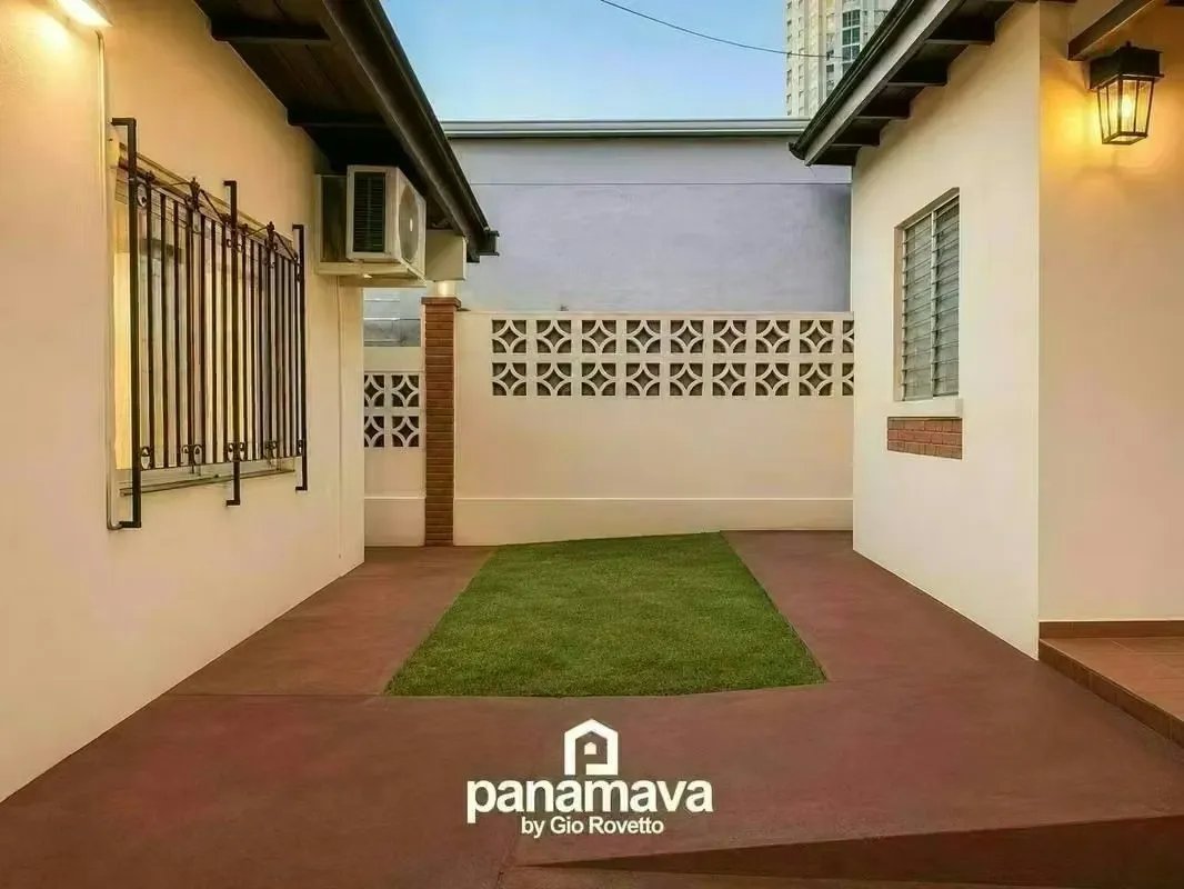 Casa à Venda em Betania