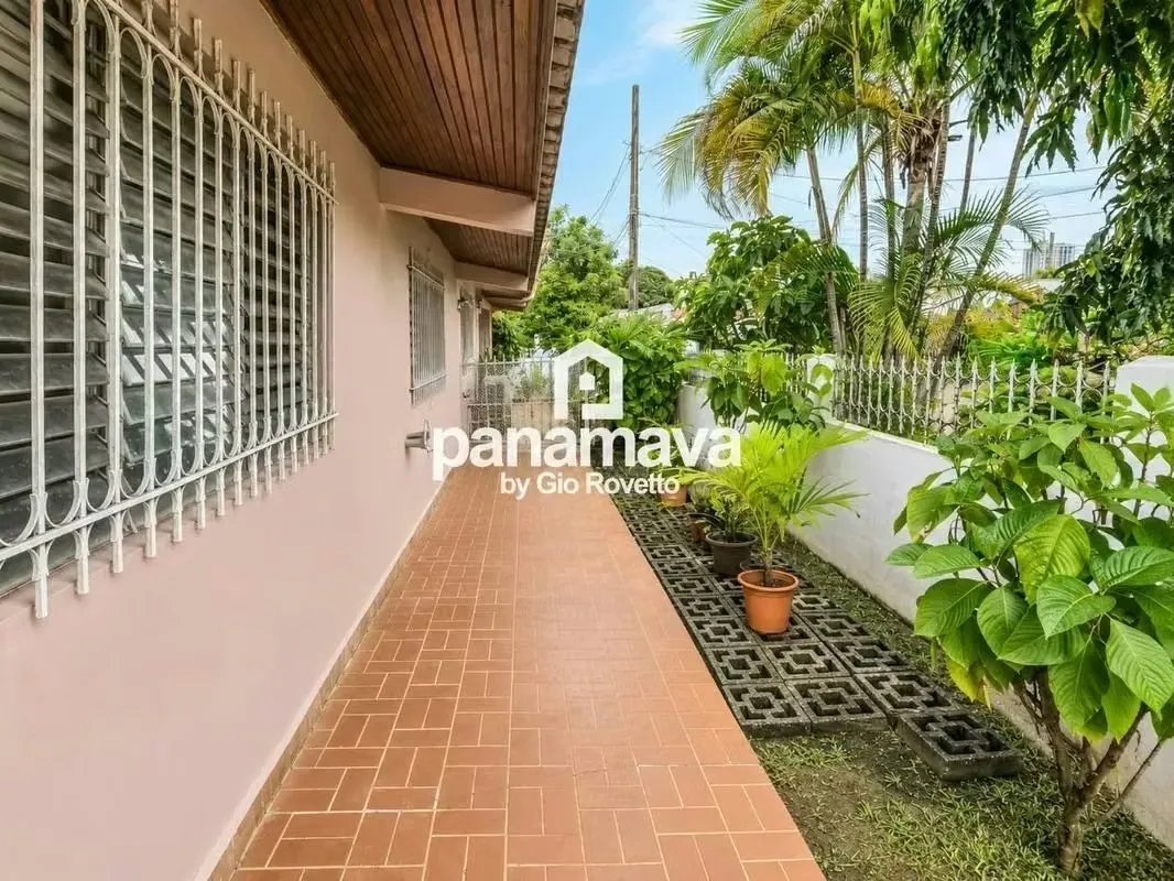 Casa à Venda em Betania