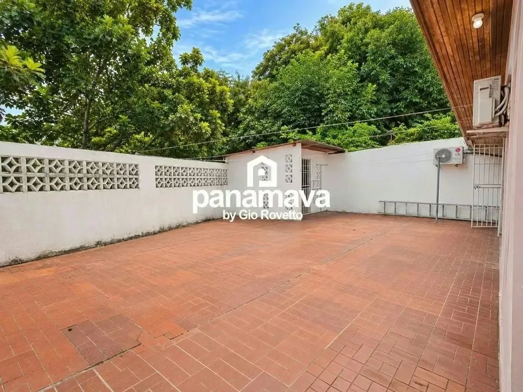 Casa à Venda em Betania