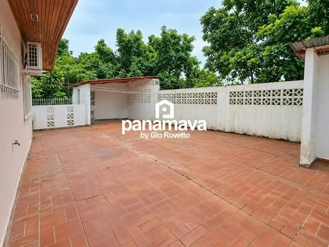 Casa à Venda em Betania