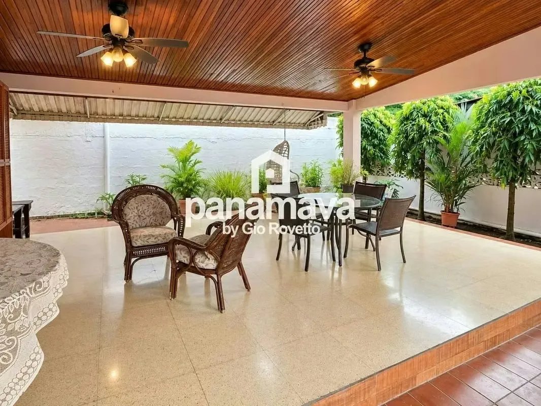 Casa à Venda em Betania