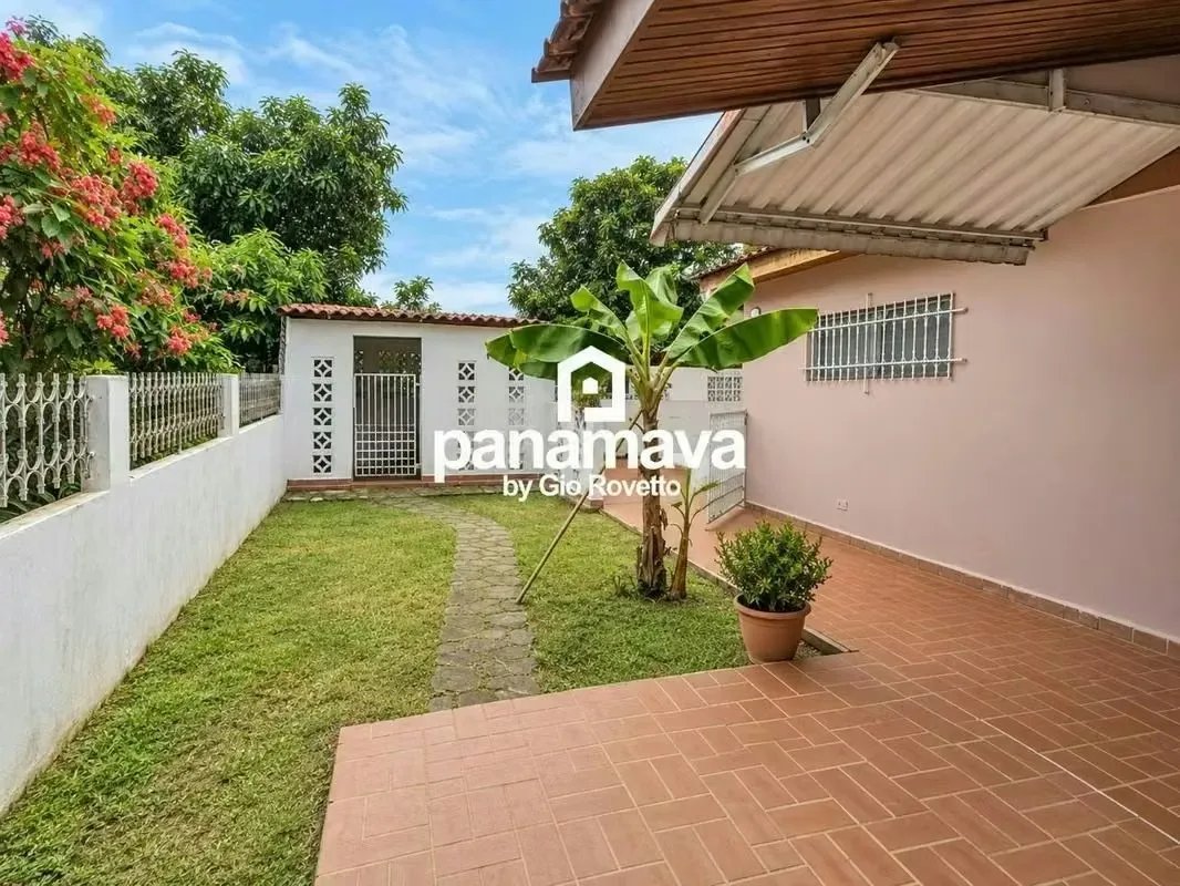 Casa à Venda em Betania