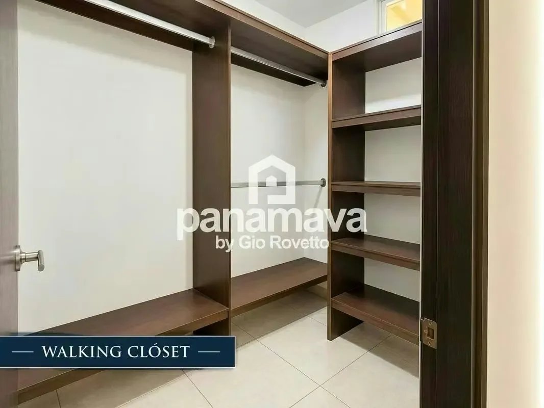 Apartamento à Venda em El Bosque