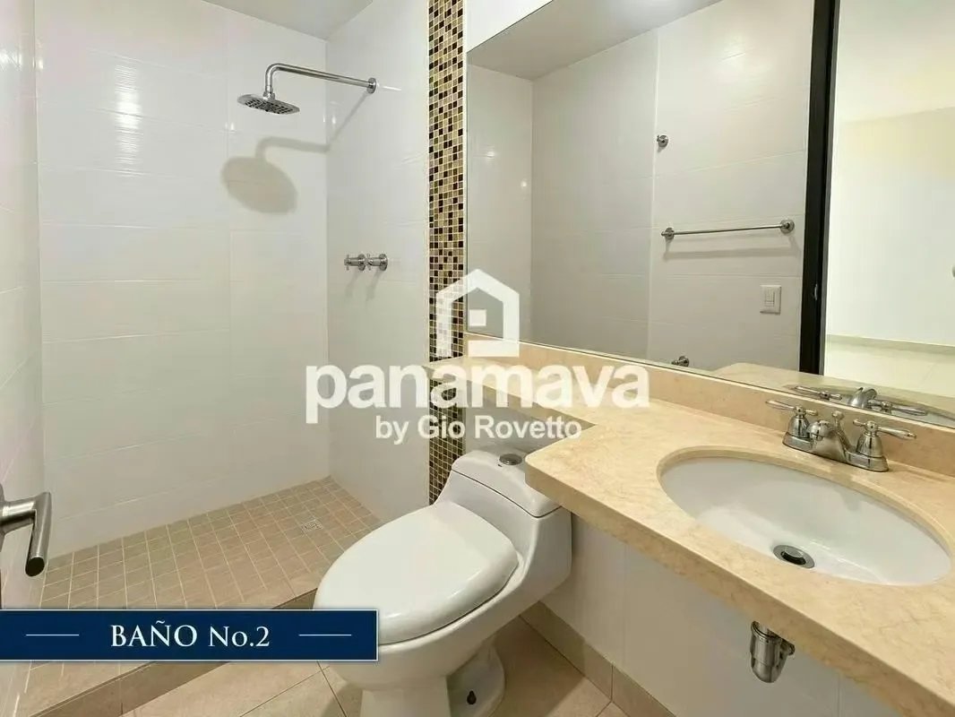 Apartamento à Venda em El Bosque
