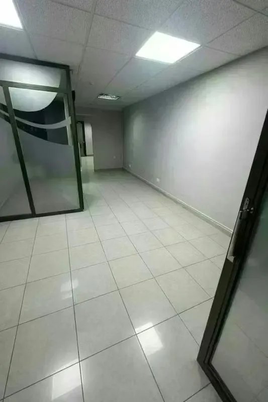 Venta Oficina Comercial Bella Vista
