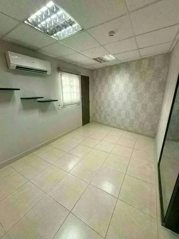 Venta Oficina Comercial Bella Vista