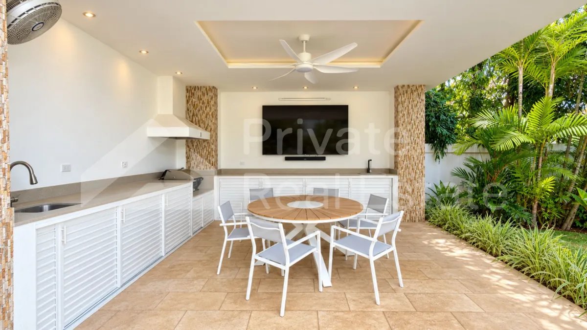 Casa à Venda em Costa Del Este