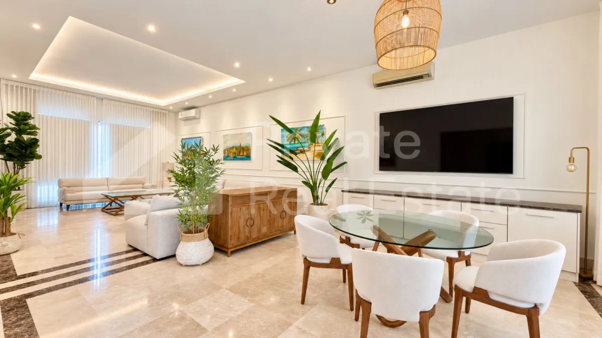 Casa à Venda em Costa Del Este