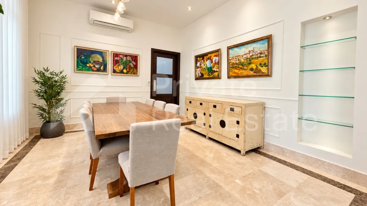 Casa à Venda em Costa Del Este