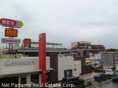 2552 - Condado del rey - commercials - centennial mall