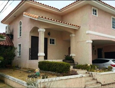 25727 - Fuente del fresno - properties