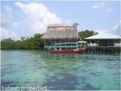 2899 - Isla Colón - properties