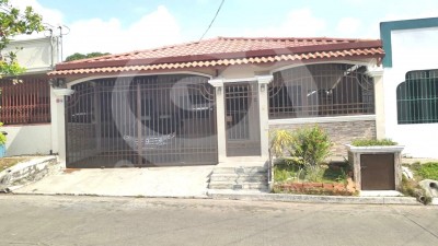 31721 - San Miguelito - houses