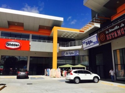 40411 - Ciudad de Panamá - commercials - plaza los naranjos