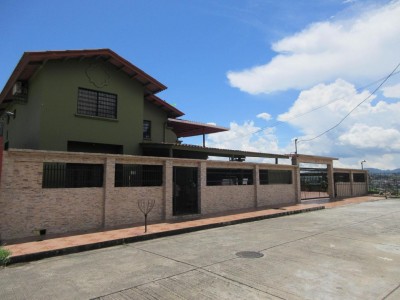 53724 - San Miguelito - houses