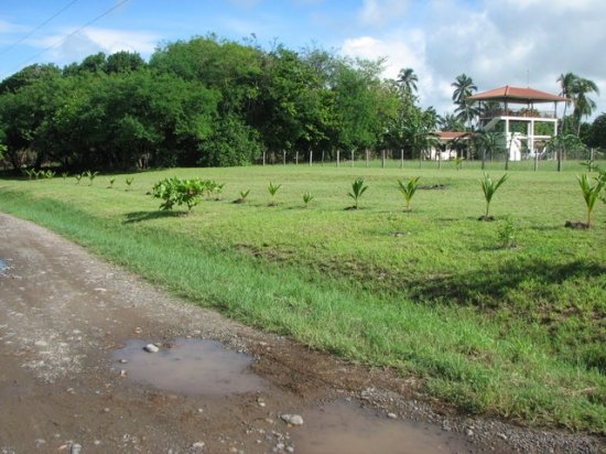 Building lot just 2 blocks from the beach in las Lajas, Chiriqui - Very motivated seller!