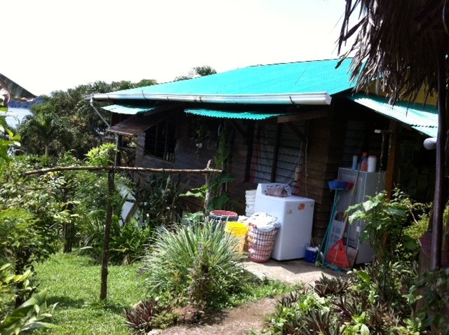 Beverly's Hill Guest House en Main Street Bastimento, Bocas del Toro.