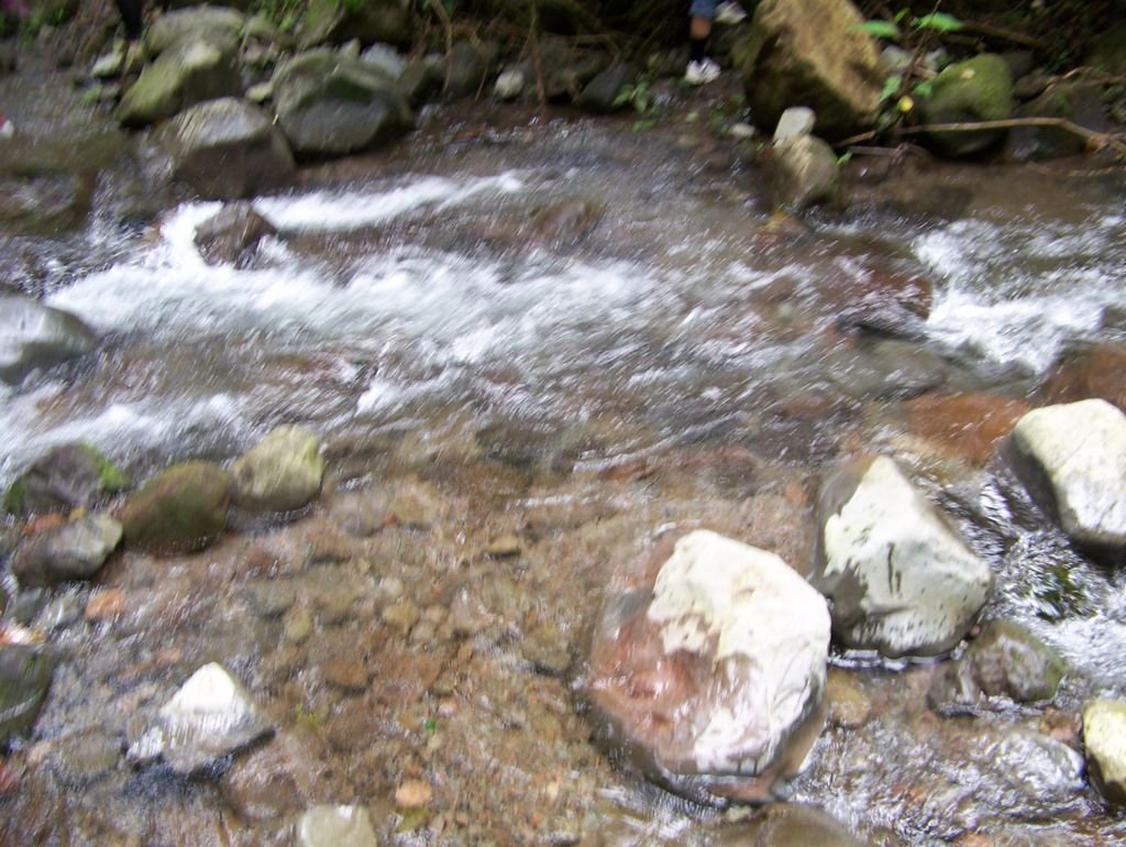 Hermosa finca fluvial, totalmente titulada, en Quebrada Llana, cerca de Volcán