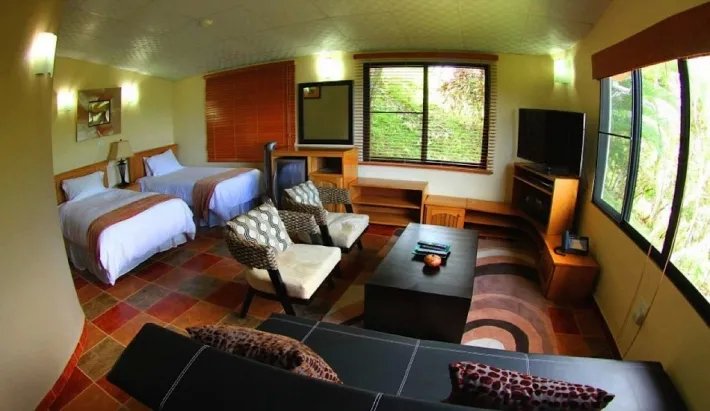 Beautiful Eco Lodge in a emerging hot spot of Panama, reduced by almost 50 %