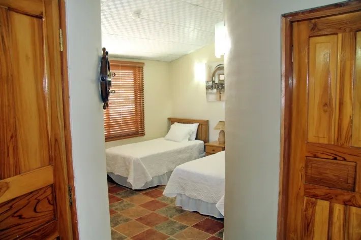 Beautiful Eco Lodge in a emerging hot spot of Panama, reduced by almost 50 %