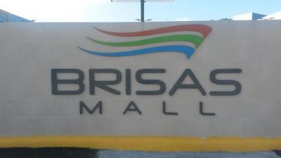 91090 - Brisas del golf - locales