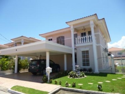 9935 - Ancon - casas - royal country